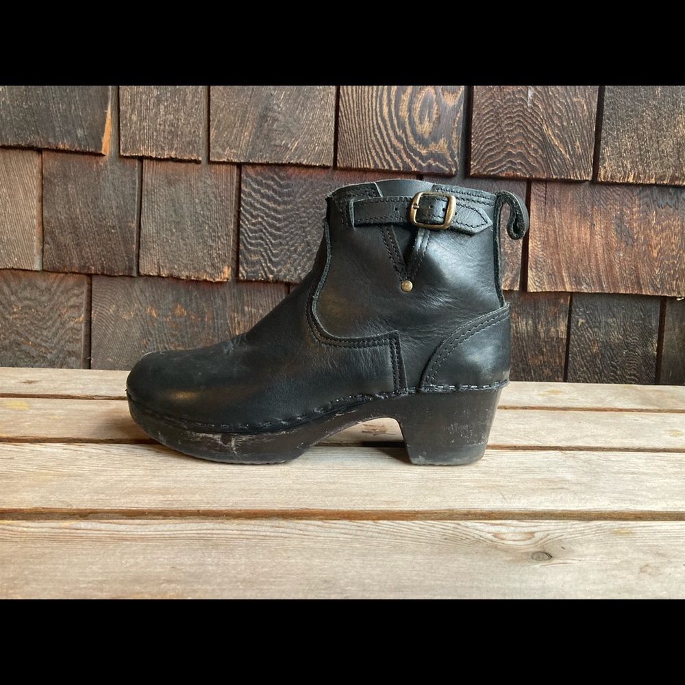 No. 6 Leather Clog Buckle Boot, 39/7.5-8